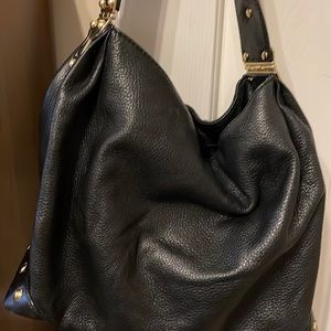 I don’t use it I have way too many handbags